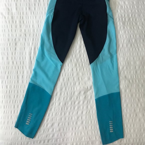 *NWT* Under Armour 3/4 Length Compression Leggings - Picture 5 of 6